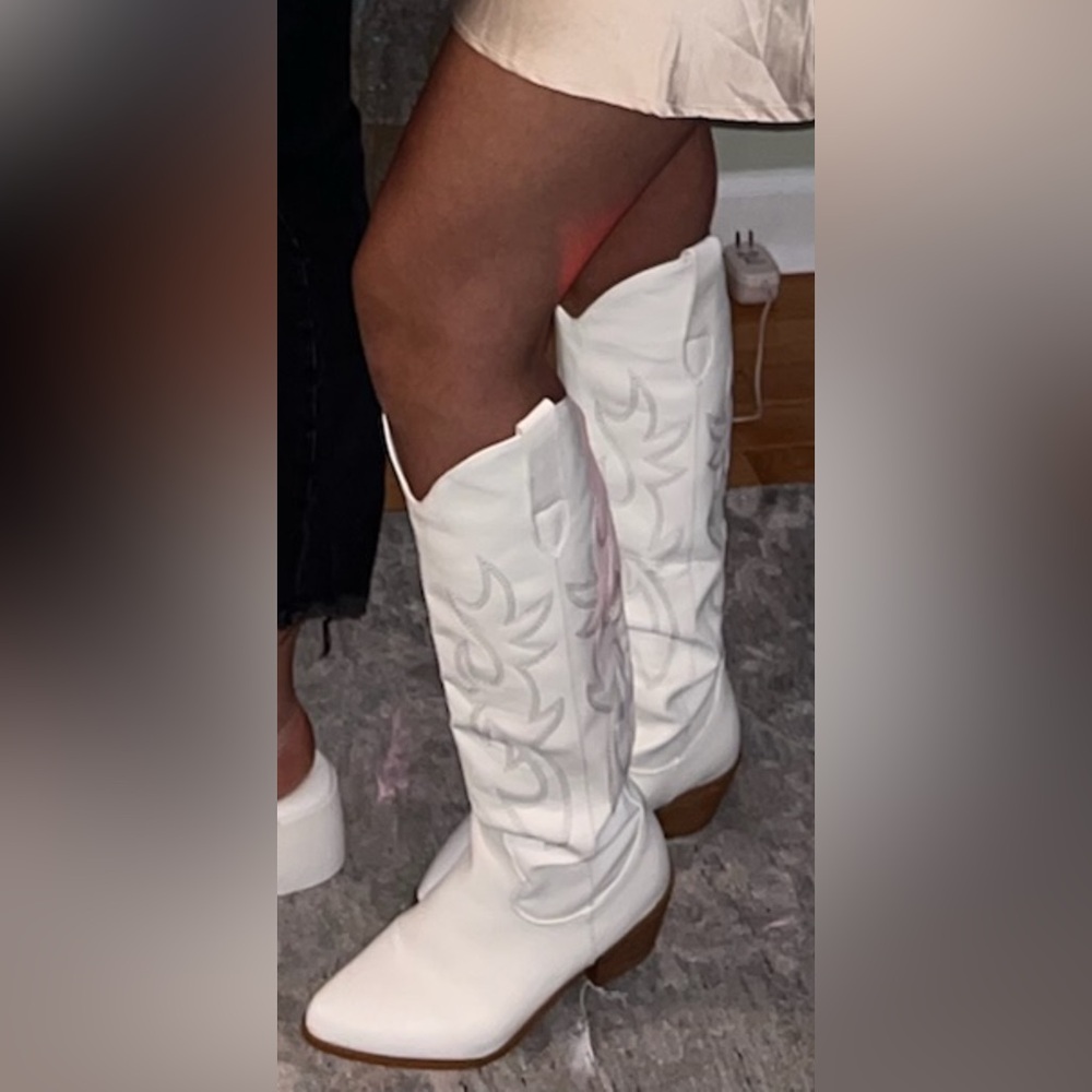 Billini White Heeled Boots with Decorative Stitching